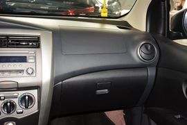2015款日产骊威劲锐1.6XV