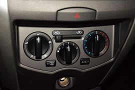 2015款日产骊威劲锐1.6XV