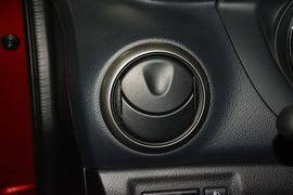 2015款日产骊威劲锐1.6XV