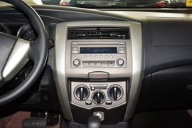 2015款日产骊威劲锐1.6XV