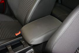 2015款福特福克斯三厢1.5L