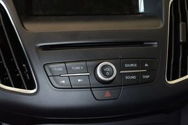 2015款福特福克斯三厢1.5L