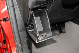 2015款福特福克斯三厢1.5L