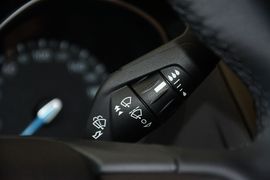 2015款福特福克斯三厢1.5L