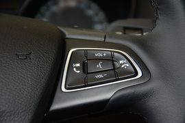 2015款福特福克斯三厢1.5L