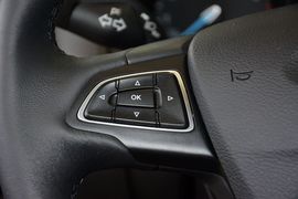 2015款福特福克斯三厢1.5L