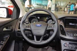 2015款福特福克斯三厢1.5L