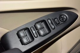 2015款奇瑞艾瑞泽7