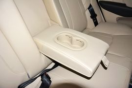 2015款奇瑞艾瑞泽7