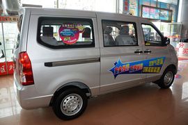 2015款五菱荣光S