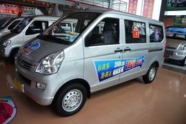 2015款五菱荣光S