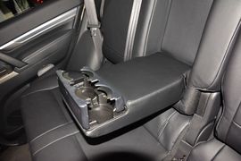 2016款三菱帕杰罗3.0L自动尊贵版