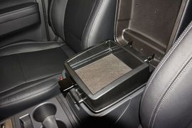 2016款三菱帕杰罗3.0L自动尊贵版