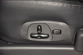 2016款三菱帕杰罗3.0L自动尊贵版