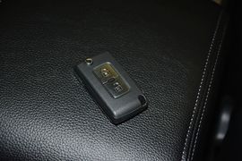 2016款三菱帕杰罗3.0L自动尊贵版