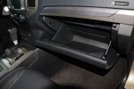 2016款三菱帕杰罗3.0L自动尊贵版