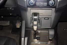 2016款三菱帕杰罗3.0L自动尊贵版