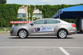 2015款荣威950