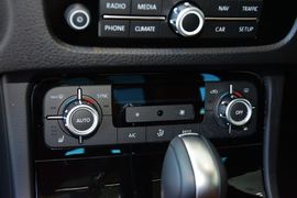   2013款大众途锐3.0TSI X 十周年限量版