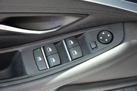 2014款宝马520i旅行版