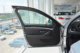 2014款宝马520i旅行版