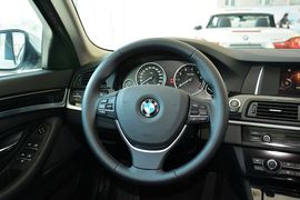 2014款宝马520i旅行版