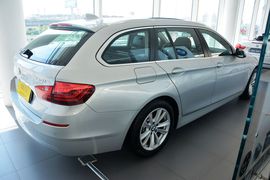 2014款宝马520i旅行版