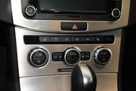 2015款大众迈腾旅行轿车2.0TSI舒适型