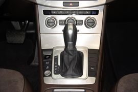 2015款大众迈腾旅行轿车2.0TSI舒适型