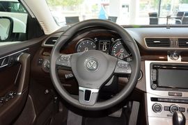 2015款大众迈腾旅行轿车2.0TSI舒适型