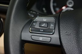 2015款大众帕萨特1.8TSI