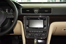 2015款大众帕萨特1.8TSI