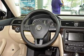 2015款大众帕萨特1.8TSI
