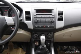 2010款陆风X8柴油版试驾实拍