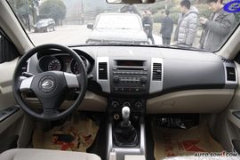 2010款陆风X8柴油版试驾实拍