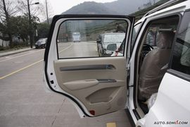 2010款陆风X8柴油版试驾实拍