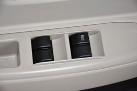 2014款一汽夏利N5
