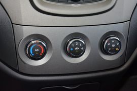 2015款吉利金刚1.5L手动超悦型