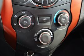 2014款一汽夏利N7