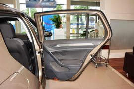 2015款大众高尔夫1.6L自动舒适型