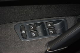 2015款大众高尔夫1.6L自动舒适型