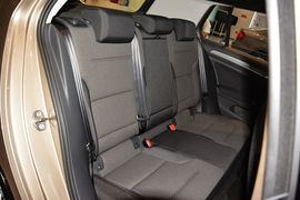 2015款大众高尔夫1.6L自动舒适型