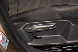 2015款大众高尔夫1.6L自动舒适型
