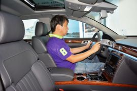 2014款大众辉腾3.0L商务型