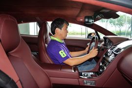2013款阿斯顿马丁Rapide
