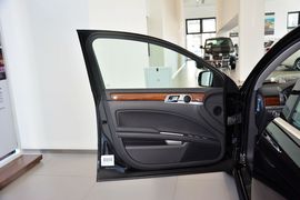 2014款大众辉腾3.0L商务型