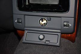2014款大众辉腾3.0L商务型
