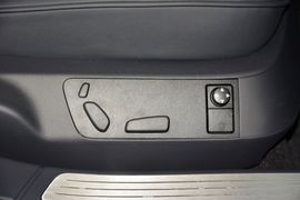 2014款大众辉腾3.0L商务型