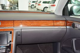 2014款大众辉腾3.0L商务型