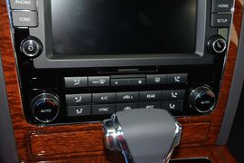 2014款大众辉腾3.0L商务型